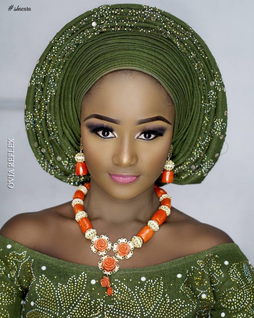 GELE AND MAKE UP LOOKS ON POINT
