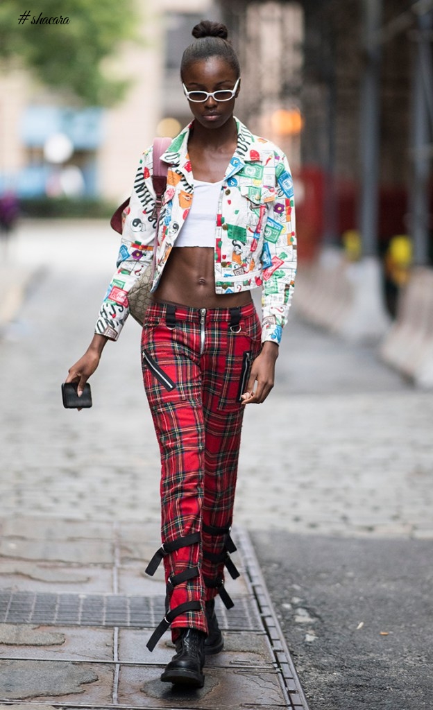 AWESOME STREET STYLE LOOKS FROM NEW YORK FASHION WEEK SPRING 2018