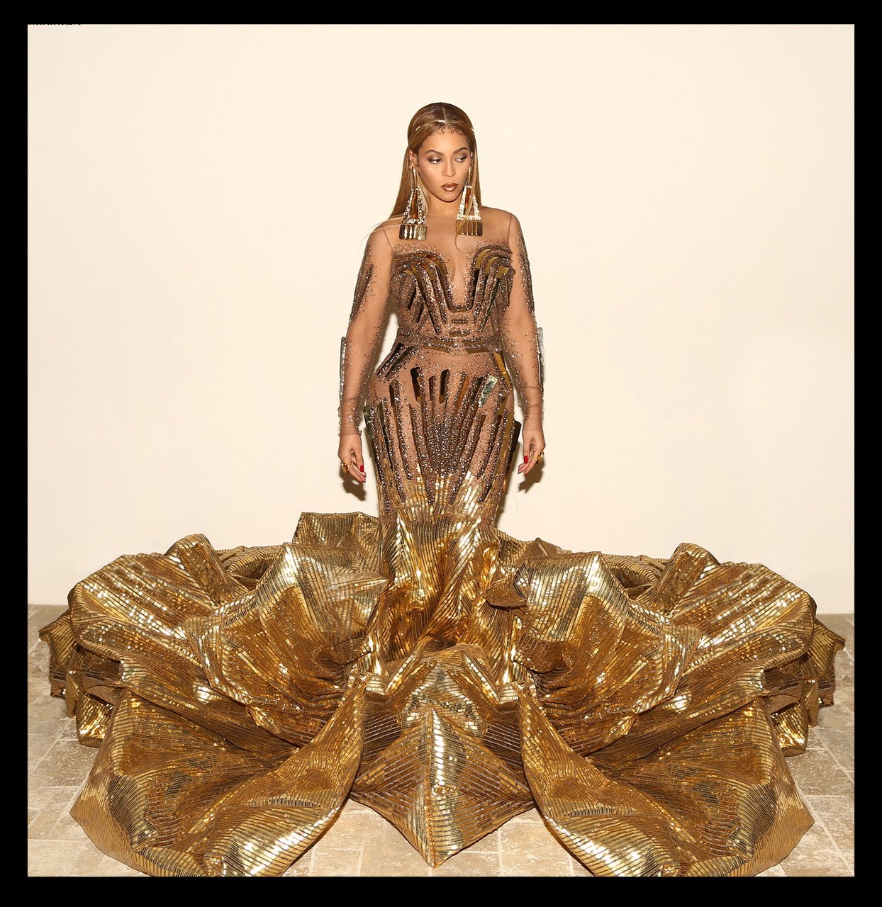 Beyonce’s Golden Outfit To The Wearable Art Gala