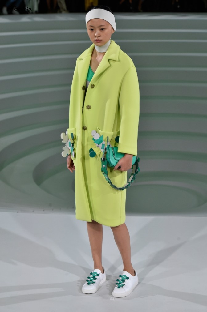 #LFW 2016 – ANYA HINDMARCH GIVES AN ARTISTIC SPIN TO COATS & DRESSES