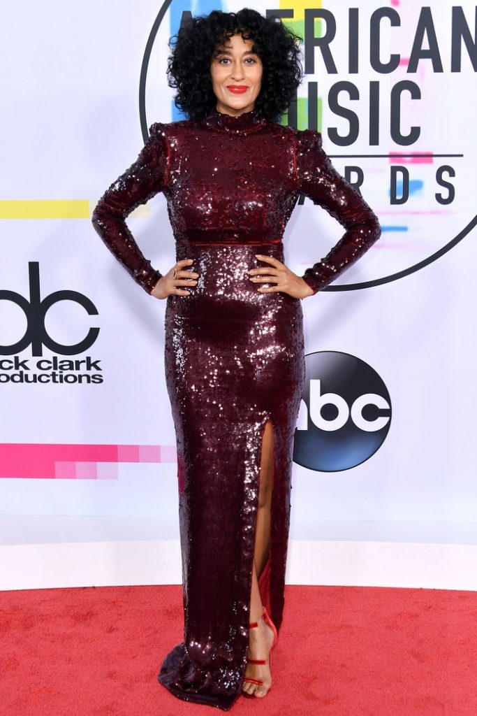 THE AMERICAN MUSIC AWARDS 2017: RED CARPET LOOKS