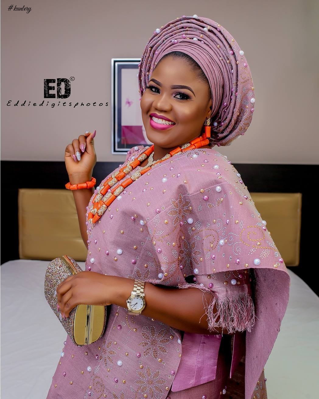STUNNING AND SPARKLING, THE LATEST BRIDAL ASO OKE IN TOWN