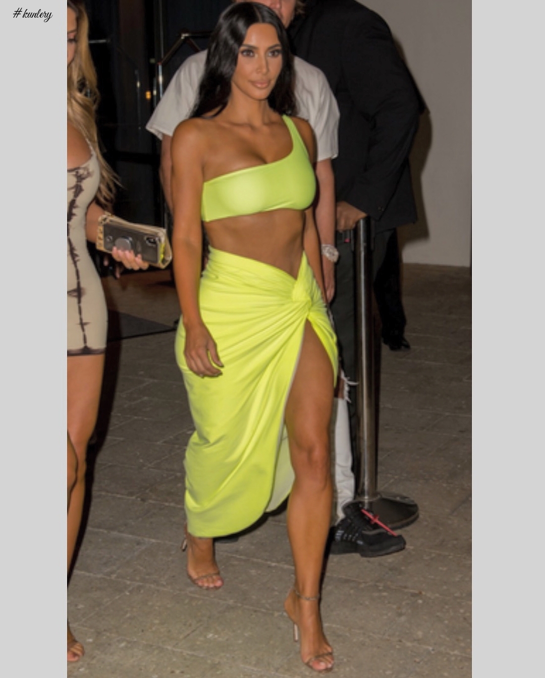 Kim Kardashian-West Keeps It Cool In Her Neon Ensemble!