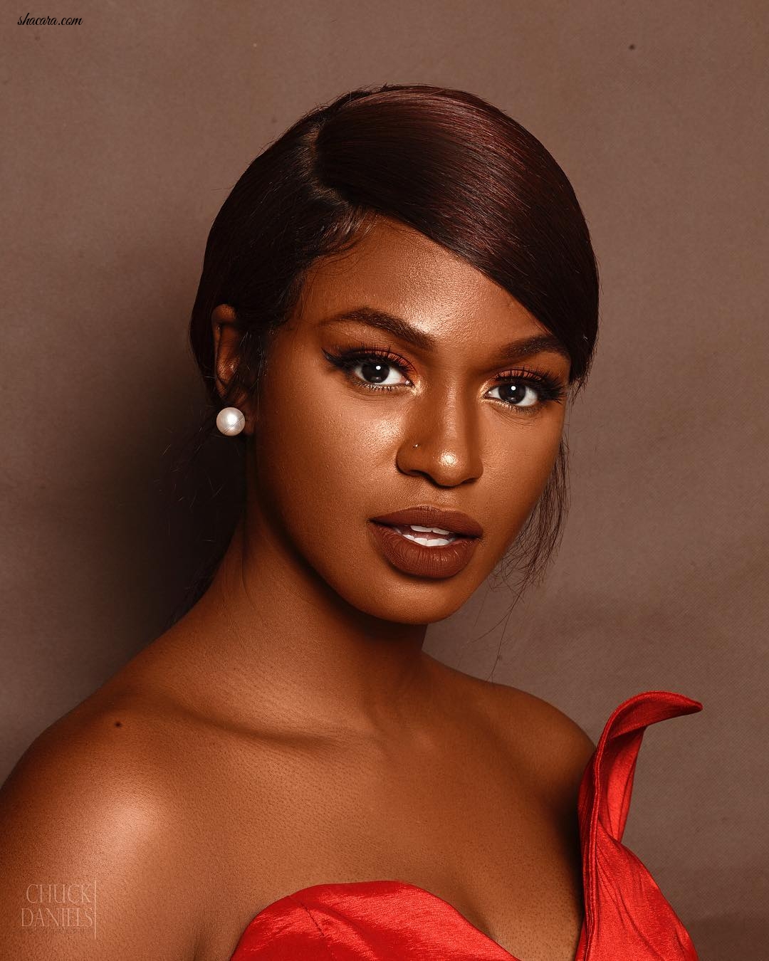 Nigerian Youtube Star, Kiitan Akinniranye’s 28th Birthday Photoshoot Is Beauty & Style Goals