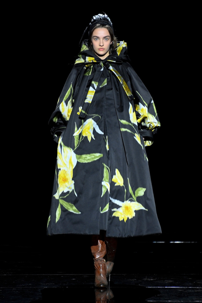 Marc Jacobs Closes Out #NYFW2019 With A Dramatic Fall/Winter 19 Collection