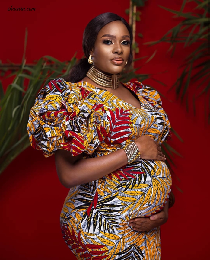 #HOTSHOTS: Style Influencer Chooses African Print For Her Pregnancy Images & Goes Viral Without Going Naked