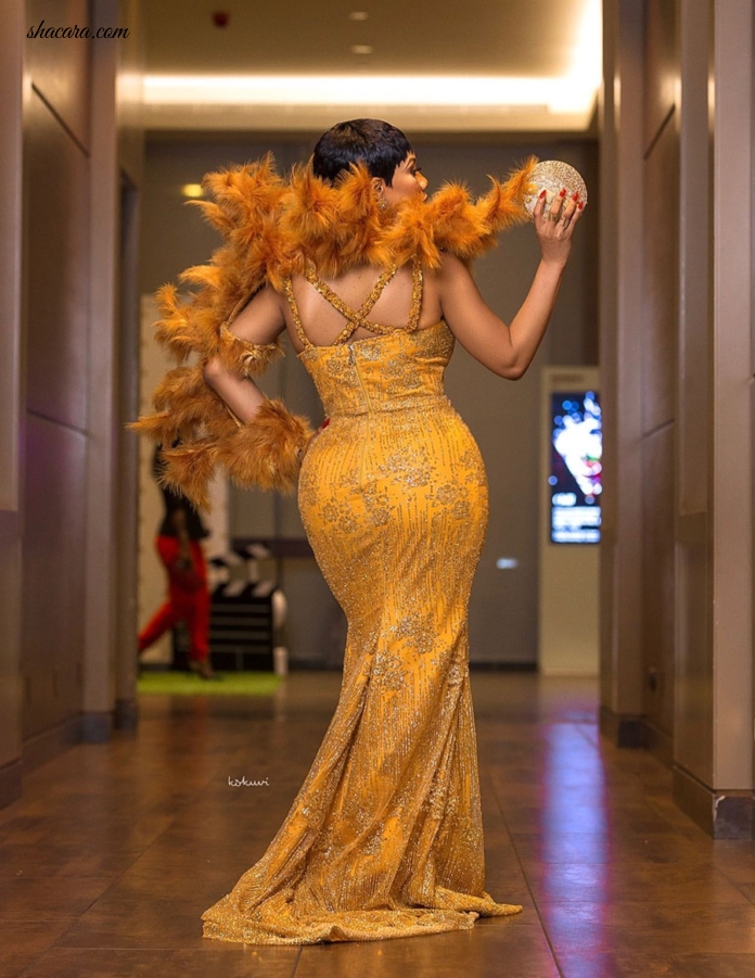 Watch Zynnelle Zuh Stun Like A Peacock Whilst Shutting Down The Golden Movie Awards Red Carpet