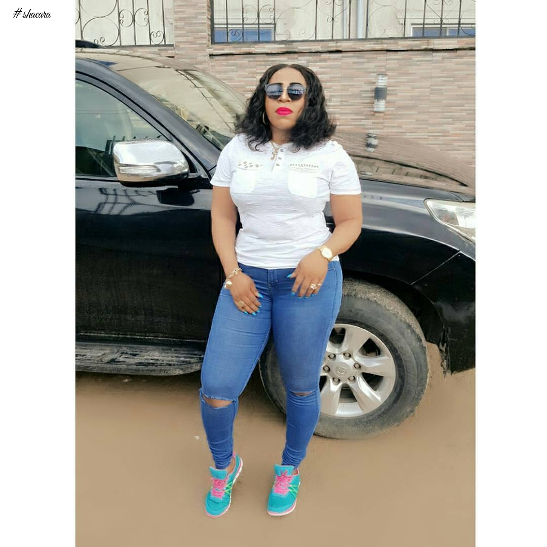 7 SNEAKY WAYS THE FULL-FIGURED CAN ROCK THE SNEAKERS THIS SEASON