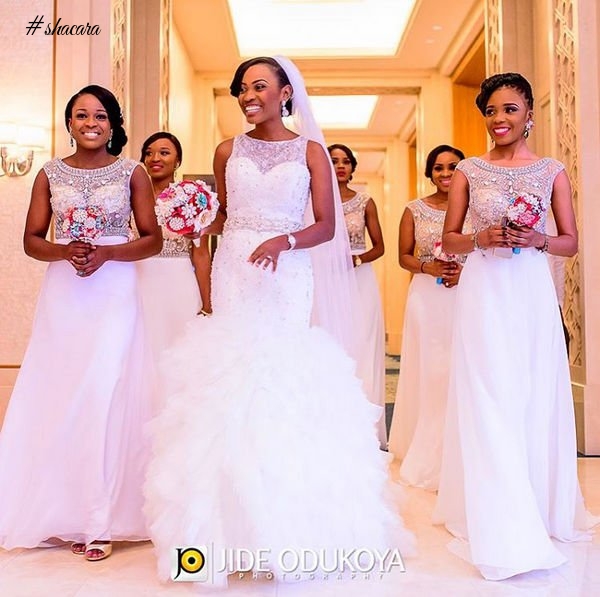 BRIDESMAIDS ROCK WHITE