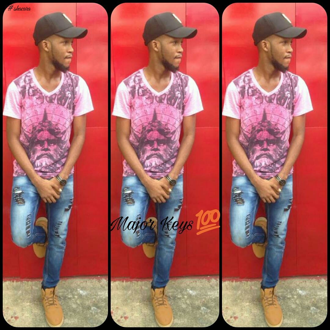 Ways Men Can Make &Wear Distressed/Ripped Jeans