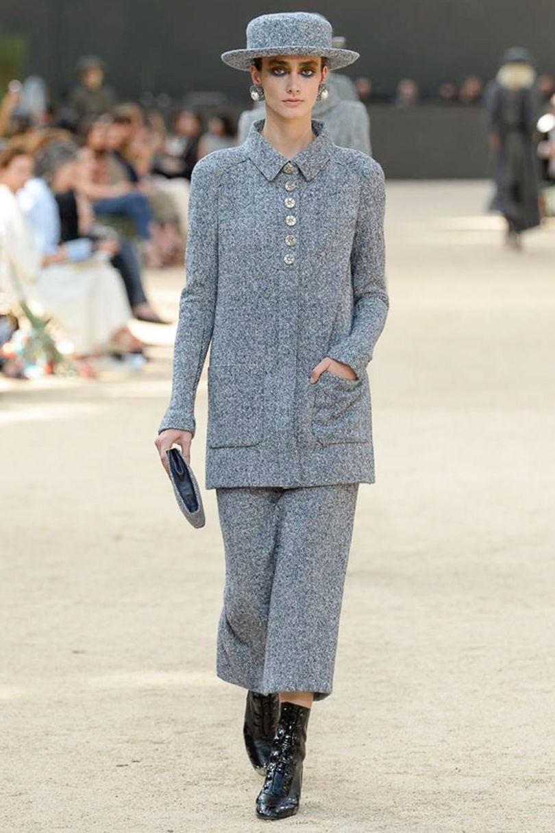 Paris Couture Fashion Week: Chanel Autumn/Winter 2017 Couture Collection