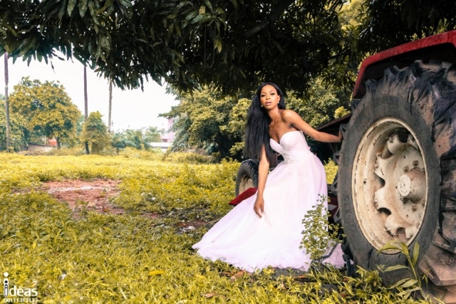 Elizabeth & Lace Bridal Presents the Happy & Free Spirited Bride in New Shoot!