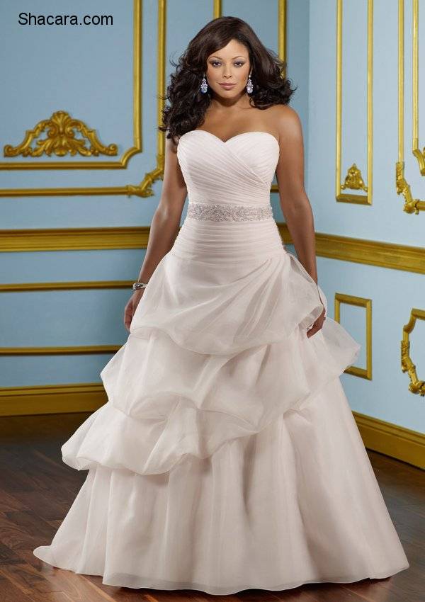 WEDDING GOWNS FOR CURVY WOMEN