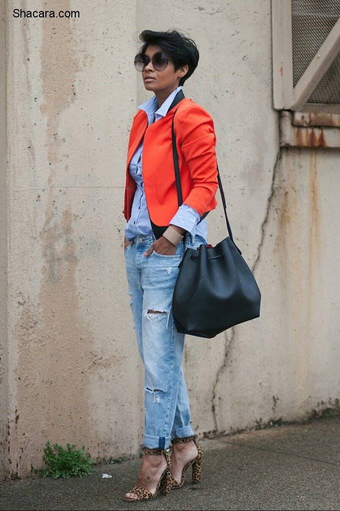 THE EFFORTLESS WAYS TO ROCK THE LOOSE JEANS