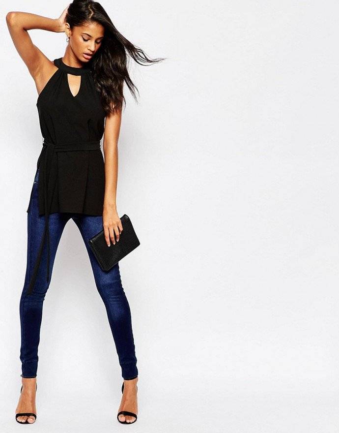 THIS IS WHY YOU NEED AN OUTFIT WITH A KEYNOTE NECKLINE