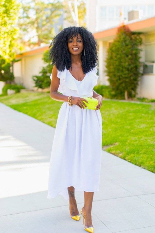 FEEL LIKE A PRINCESS IN THESE DRESSES FOR YOUR ENGAGEMENT PHOTOS