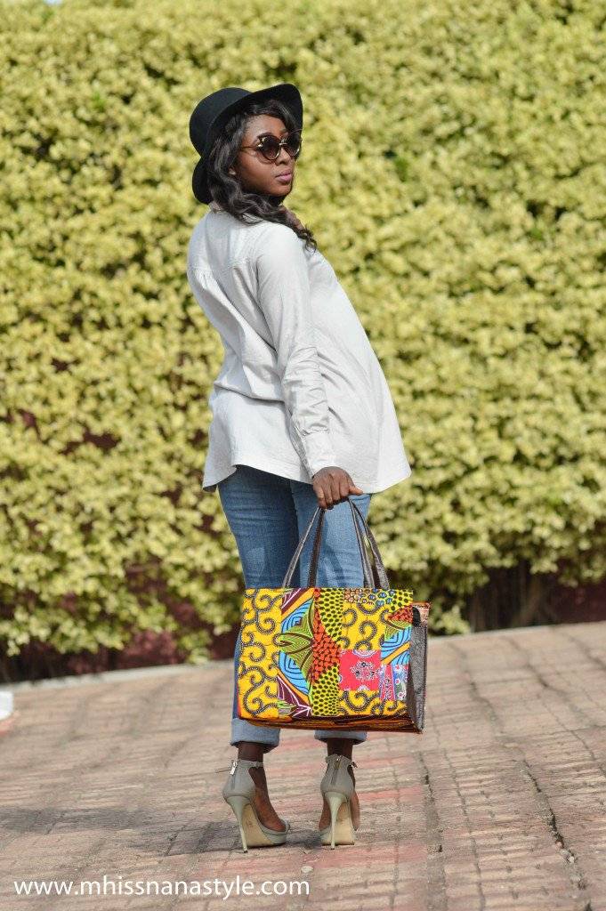 SUPER CHIC WAYS TO CARRY YOUR ANKARA BAG