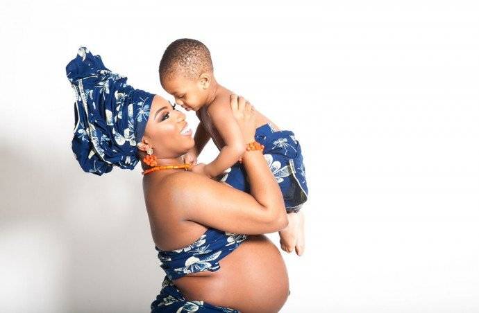 TRENDY AND FAVOURITE AFRICAN PREGNANCY SHOOTS TO TRY