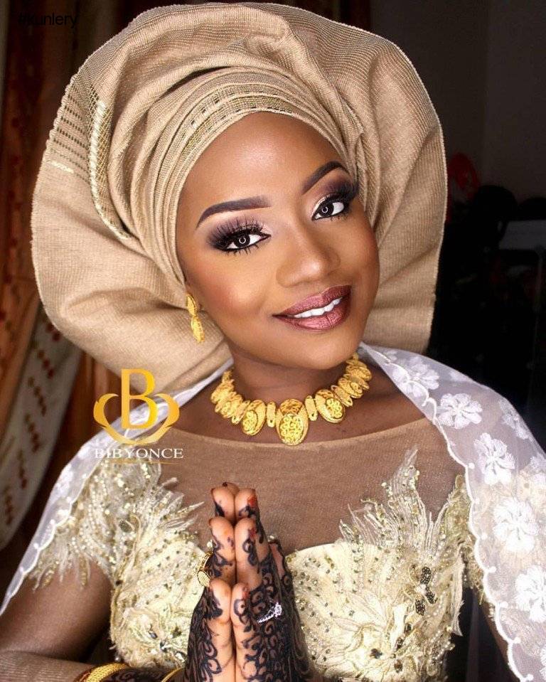 YOU’LL FIND THE LATEST AND TRENDIEST GELE STYLES IN THIS LOOK-BOOK