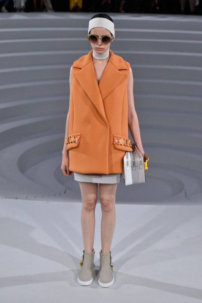 #LFW 2016 – ANYA HINDMARCH GIVES AN ARTISTIC SPIN TO COATS & DRESSES