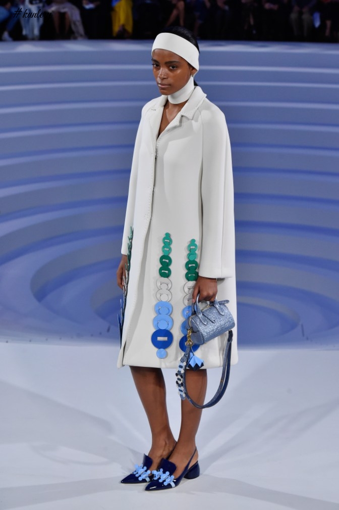 #LFW 2016 – ANYA HINDMARCH GIVES AN ARTISTIC SPIN TO COATS & DRESSES