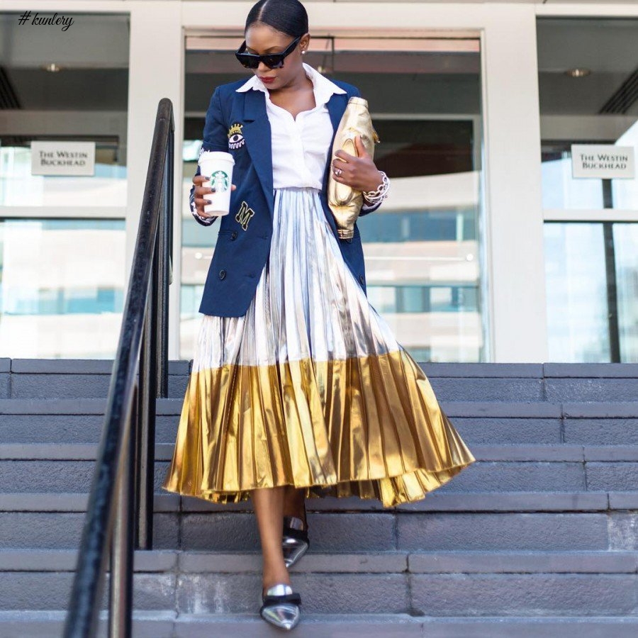 THIS BLOGGERS ARE BRINGING THE PLEAT SKIRT BACK