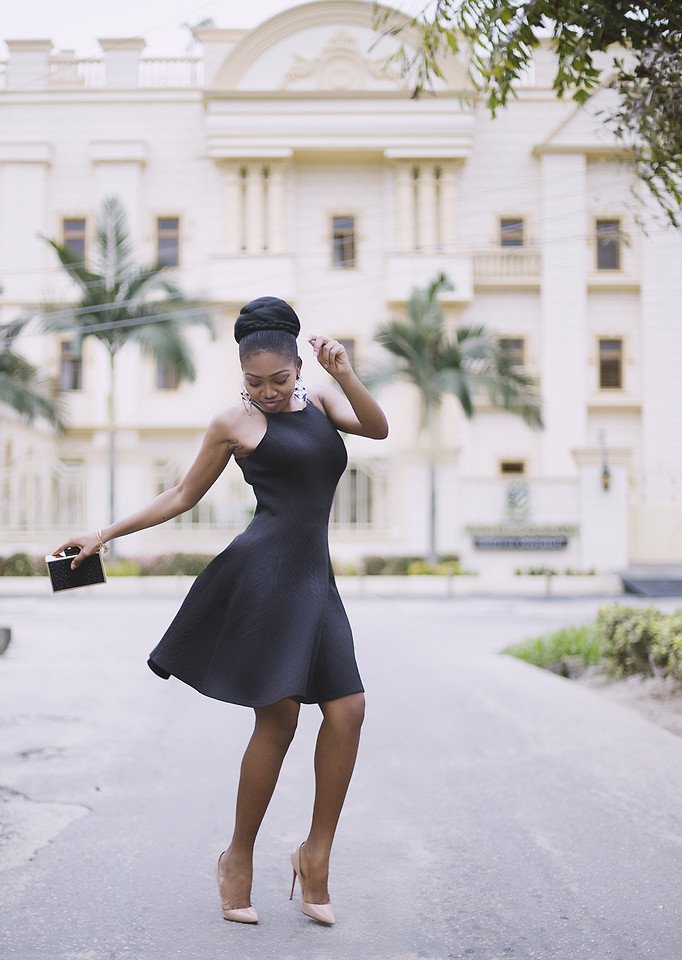 DON’T KNOW WHAT TO WEAR ON A FIRST DATE? READ THIS TIPS