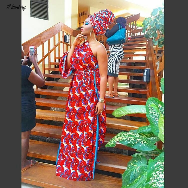 SEE LAGOS BABES ROCKING THE LATEST ASO EBI STYLES