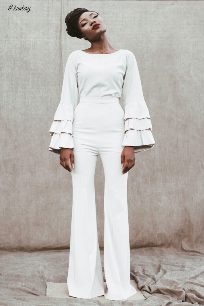 EXAGGERATED SLEEVES
