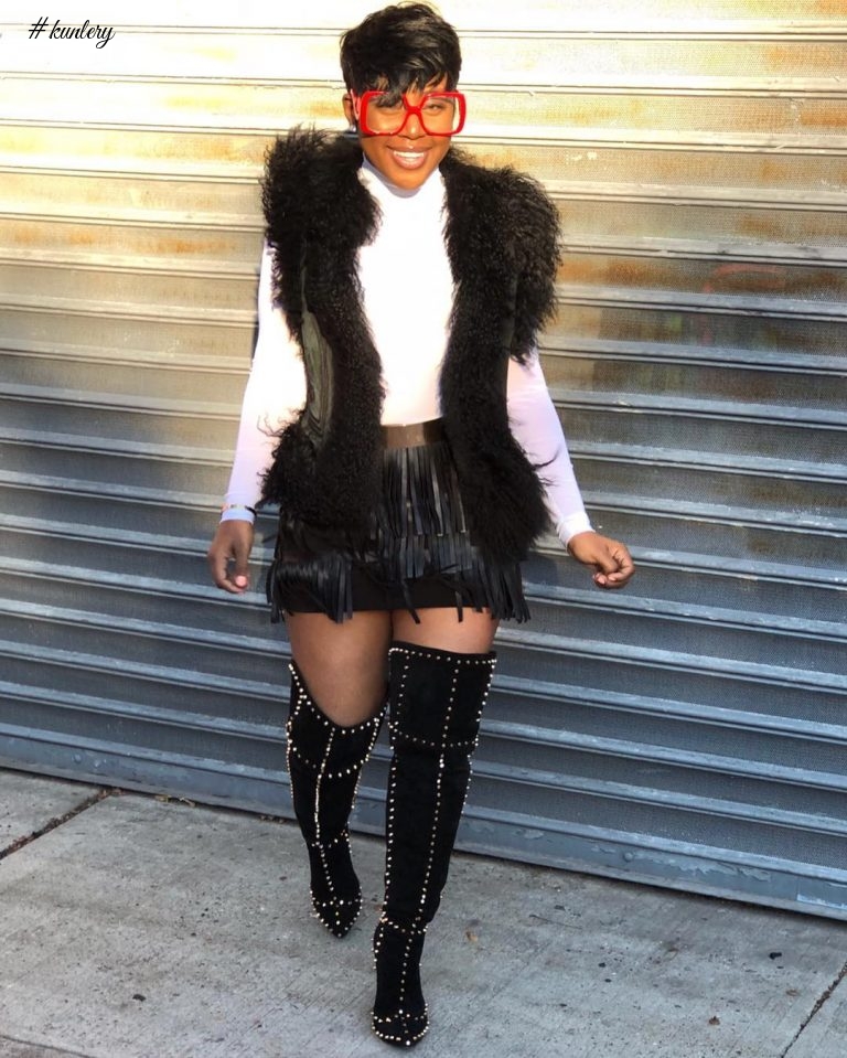 HOW TO STYLE OVER THE KNEE BOOTS