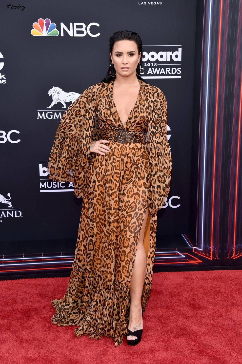 Red Carpet Fab! Janet Jackson, Ciara, Jennifer Lopez, More At The 2018 Billboard Music Awards