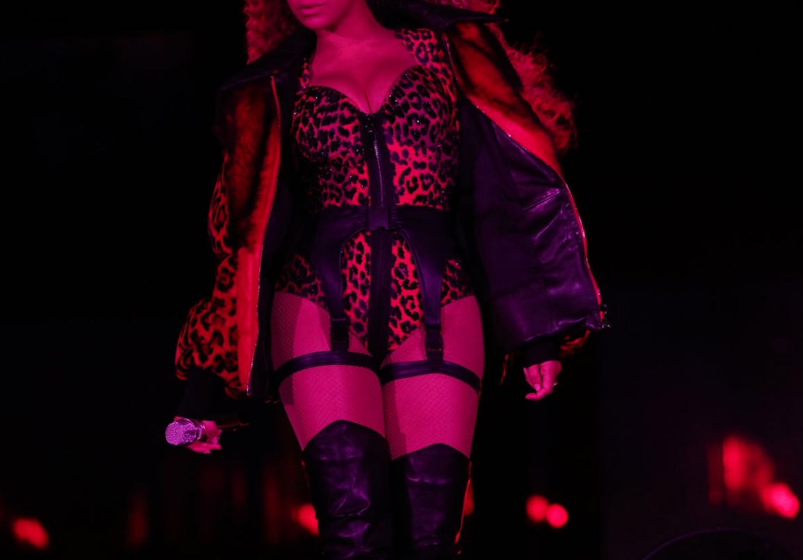 All The Beyonce & Jay-Z Moments From The “On The Run II” Tour In Cardiff