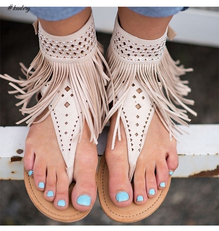 12 ON-TREND FLAT SANDALS. YES ITS ALL ABOUT THE BEAUTIFUL SANDALS