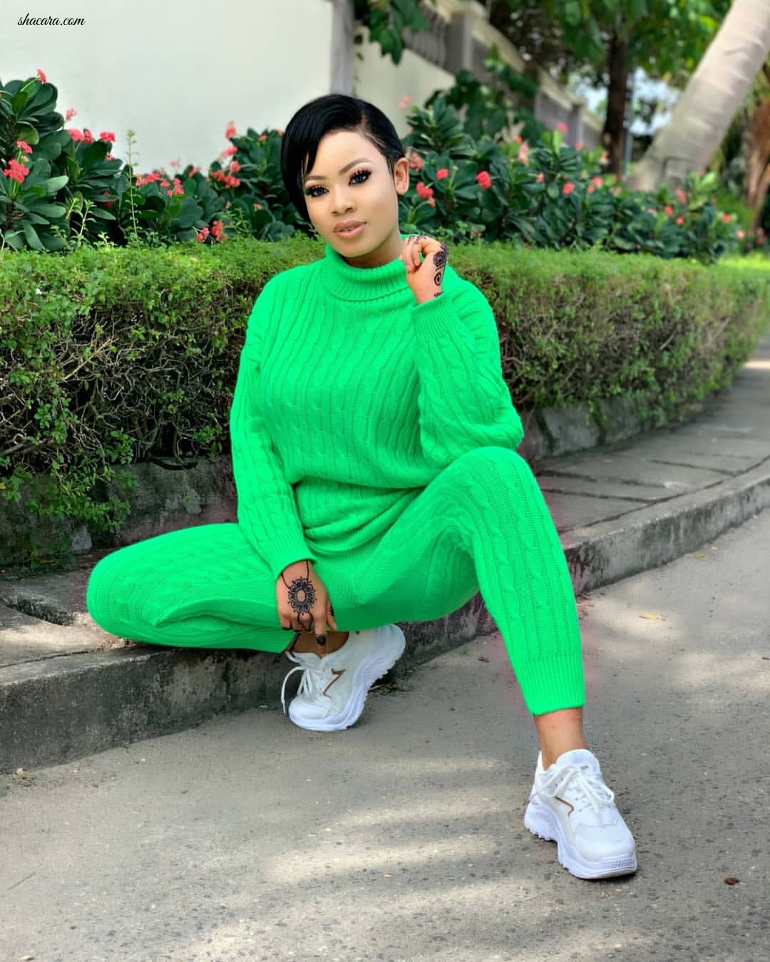 Nina Ivy’s Neon Green Athleisure Ensemble