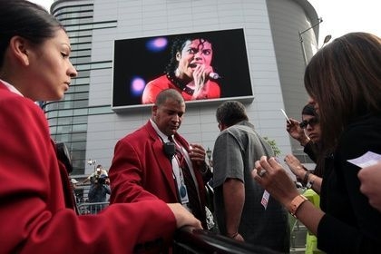 The King Of Pop: The Life And Legacy Of Michael Jackson