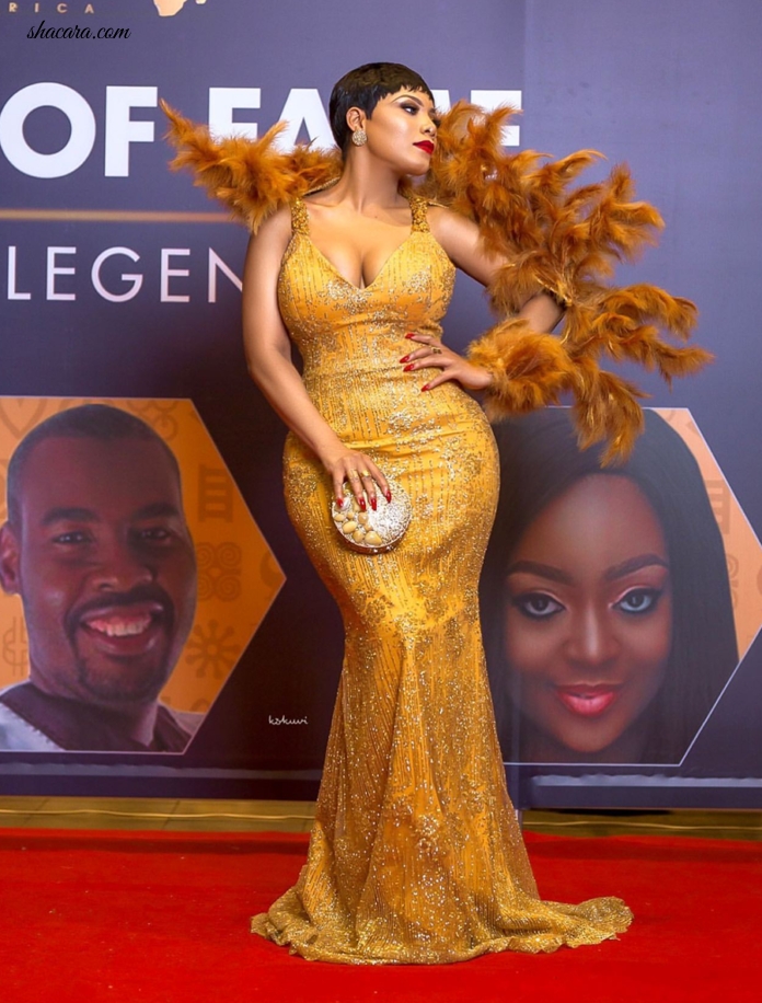 Watch Zynnelle Zuh Stun Like A Peacock Whilst Shutting Down The Golden Movie Awards Red Carpet